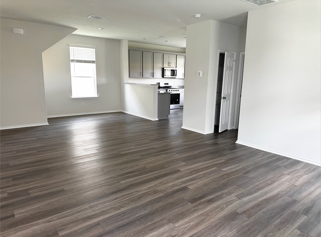 Living/Dining - 401 Kapok St