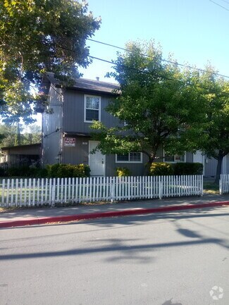 Building Photo - 211 Barnett St
