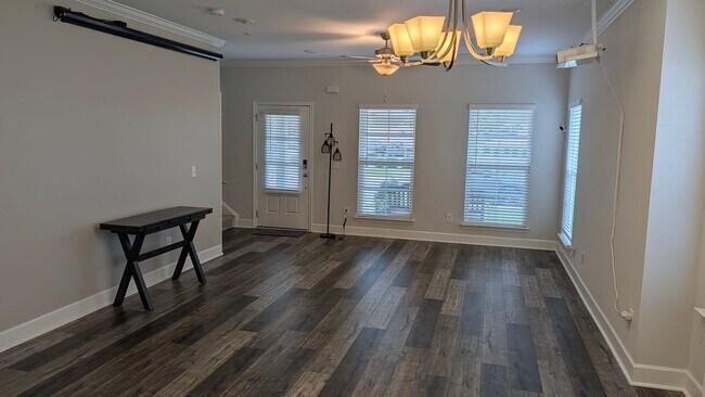 Foto del edificio - 531 Farmstead Ln