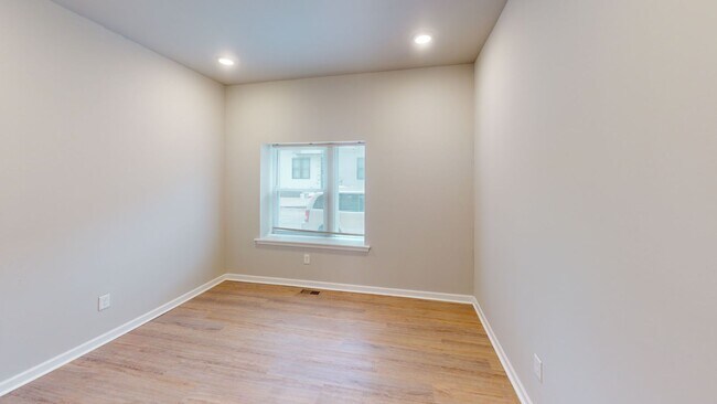 Foto del edificio - 2800 W Master St