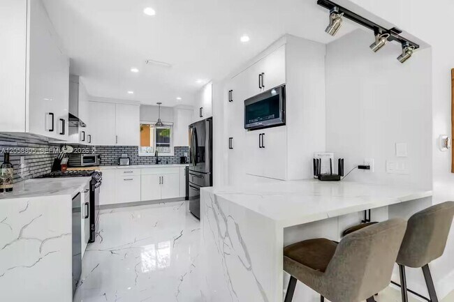 Foto del edificio - 3204 Robbins Rd