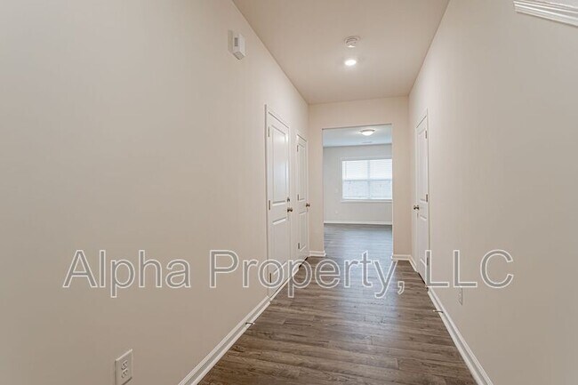 Building Photo - 6 Apricot Ln