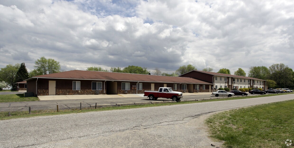 Farmington Hills Apartments in Elkhart, IN