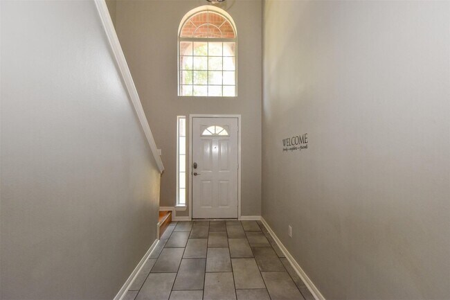 Foto del edificio - 26986 Crown Haven Dr
