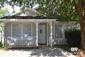 Building Photo - 706 Crystal Wells Ct N