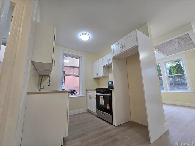 Foto del edificio - 32-64 45th St