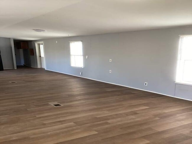 Foto del edificio - 4614 E Old Trail Rd