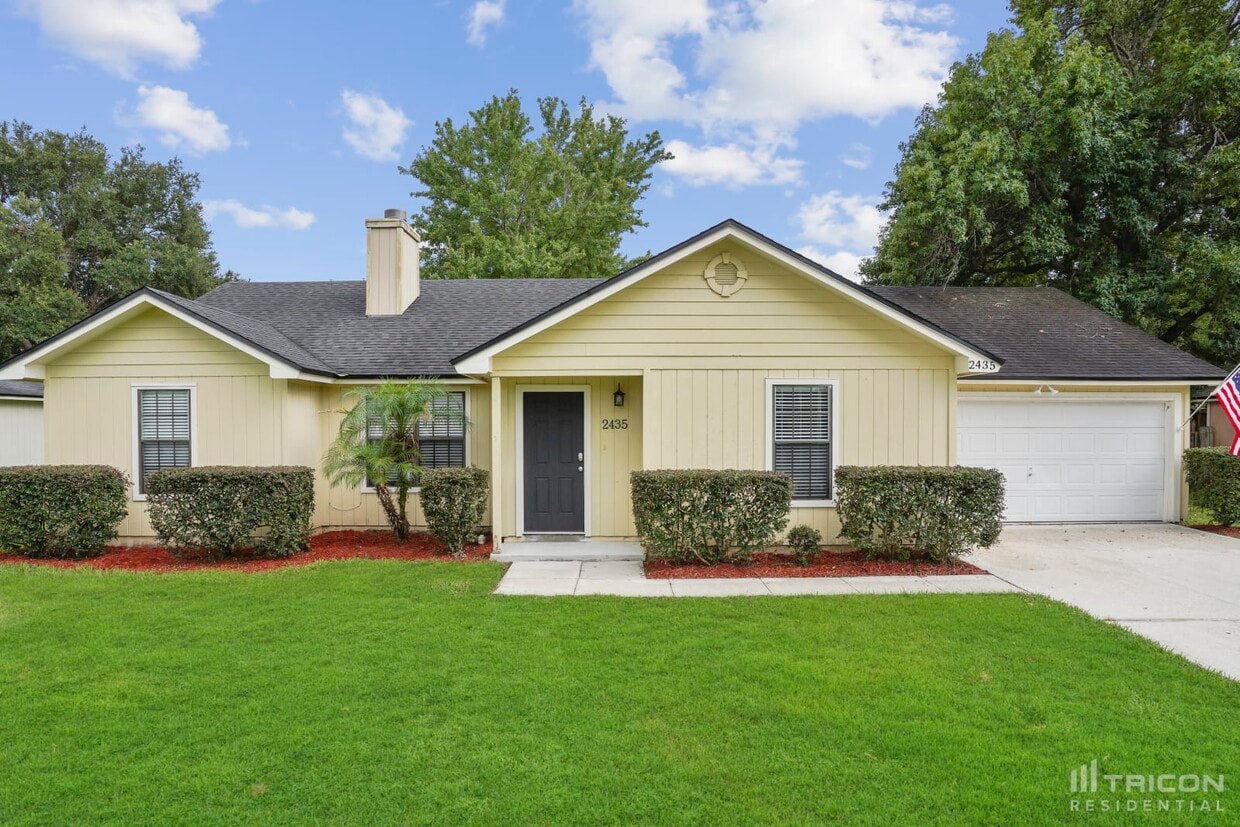 Foto principal - 2435 Burns Dr