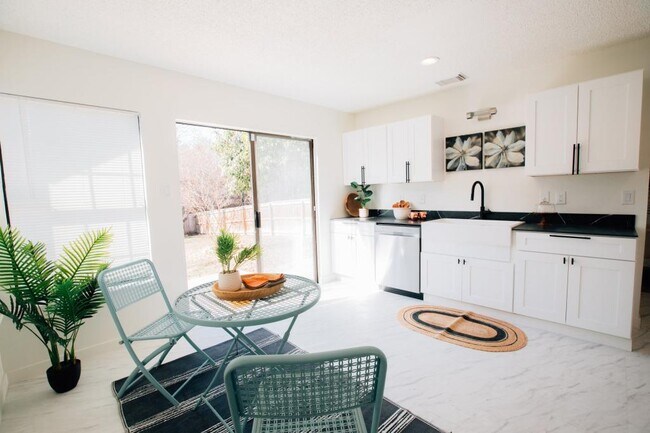 Building Photo - 21523 Hyerwood
