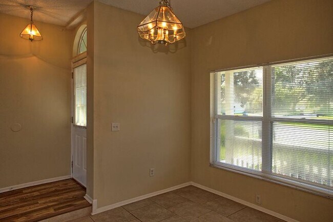 Building Photo - Woodfield Oaks in Apopka