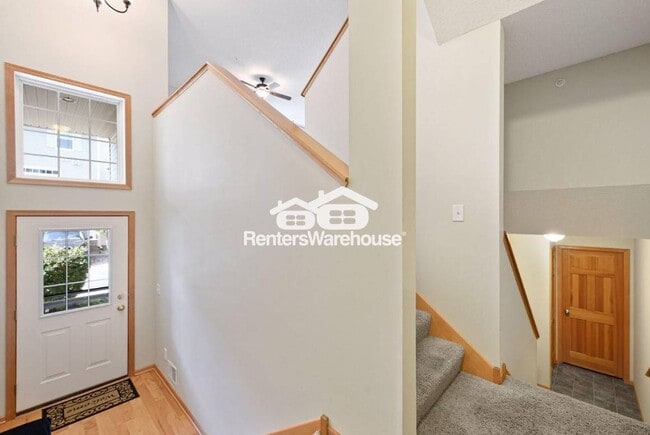 Building Photo - 11769 Emery Village Dr N