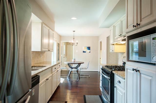 Foto del edificio - 6941 Dalhart Ln