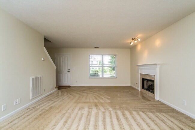 Building Photo - 1701 Stone Hollow Ct