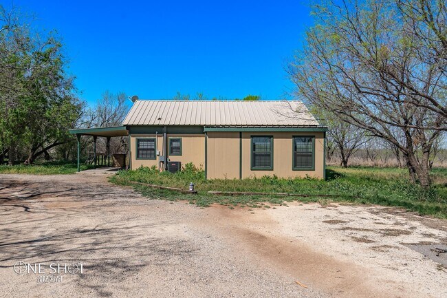 Foto del edificio - 542 McCartney Ln