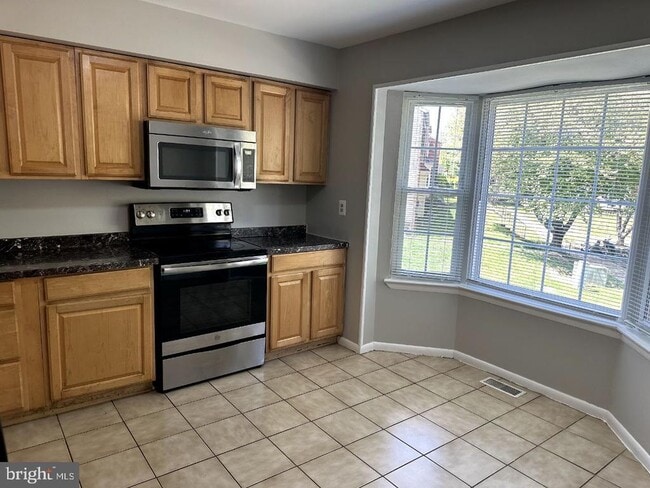 Foto del edificio - 8121 Fenwick Ct