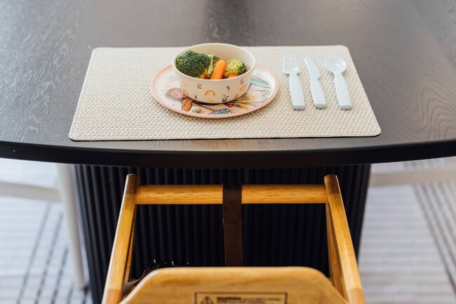 Building Photo - 4816 Refugio Ave