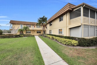 Building Photo - 146 Saxony D