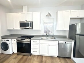 Building Photo - 1439 38th Ave