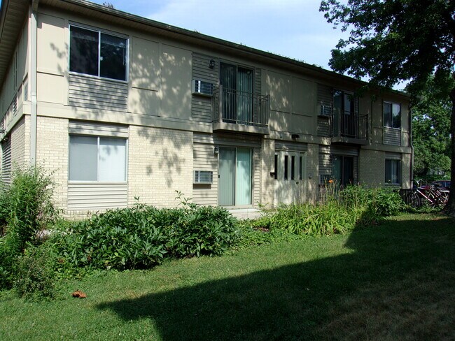 Foto del edificio - 522 E Bloomington St