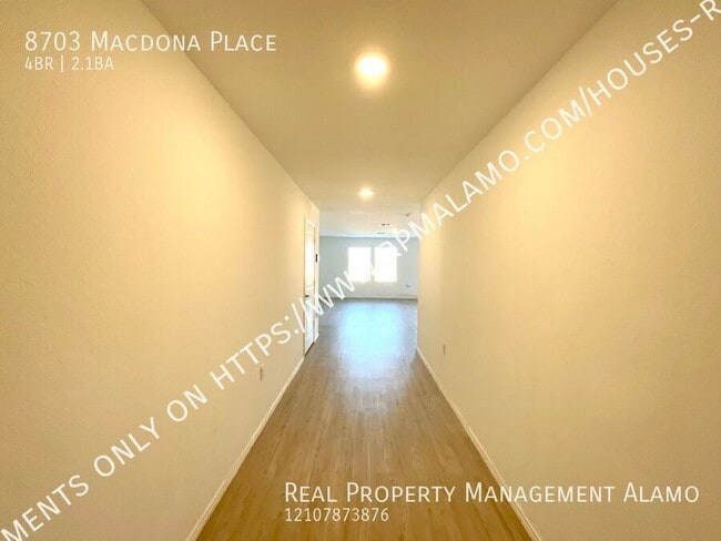 Foto del edificio - 8703 Macdona Pl