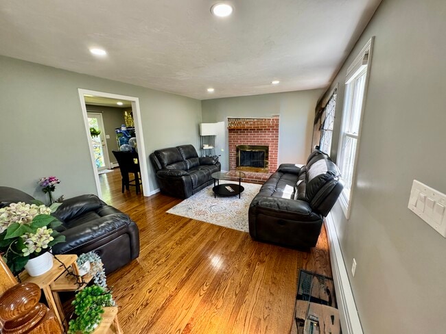 Building Photo - 18 Ladyslipper Dr