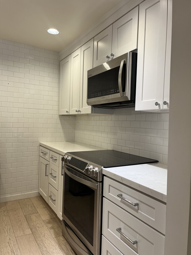 Foto del edificio - 5257 Radford Ave