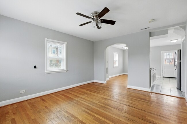 Building Photo - 336 Magnolia Ter