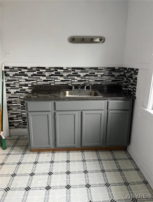 Foto del edificio - 113 Wilkes Ave