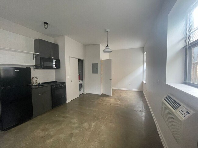 Foto del edificio - 1136 W Wilson Ave