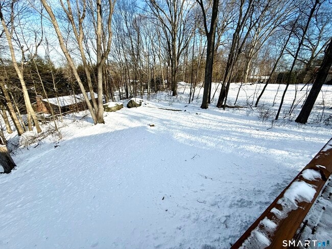 Building Photo - 27 White Oak Rd