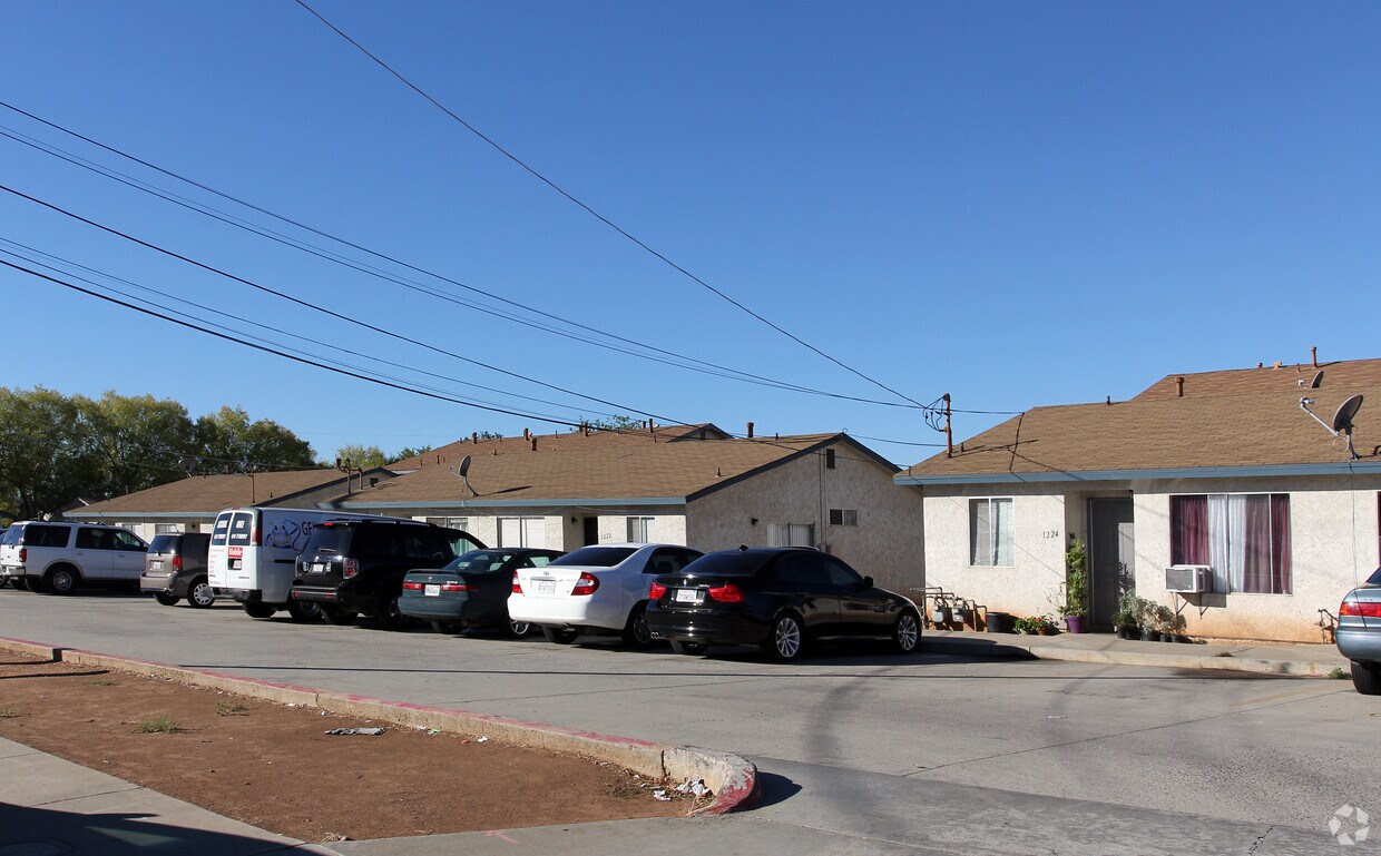 Primary Photo - Oro Park Townhomes