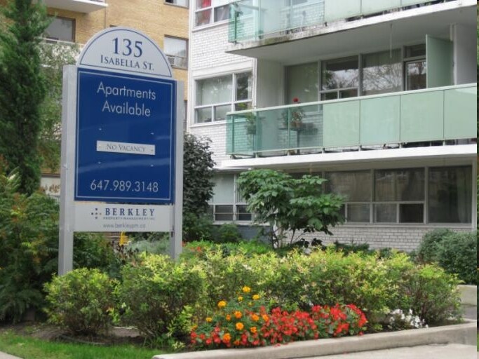 135 Isabella St, Toronto, ON M4Y 1P4 Apartments 135 Isabella St