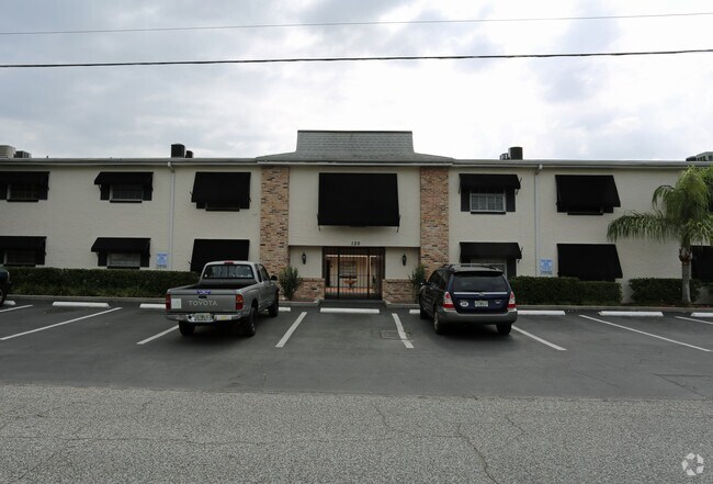 Foto del edificio - Kingston Court Apartments