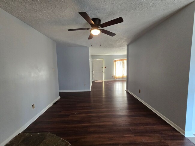 Foto del edificio - 6758 Seaford Dr