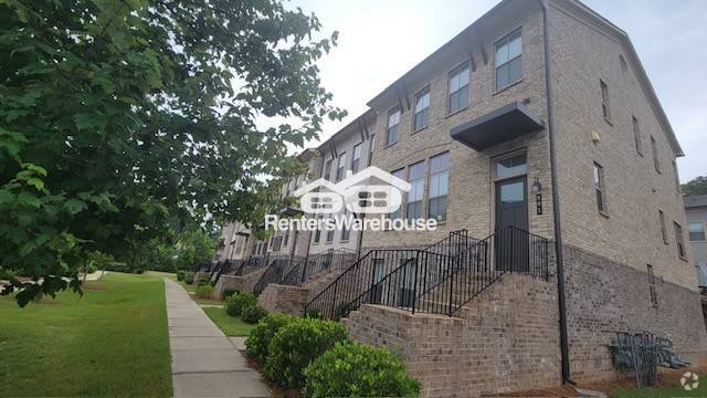 Building Photo - 601 Alexander Hills