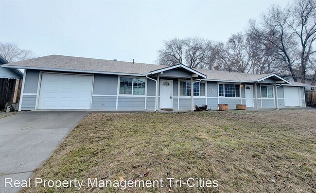 Building Photo - 3 br, 1.5 bath House - 210 B Mckinley