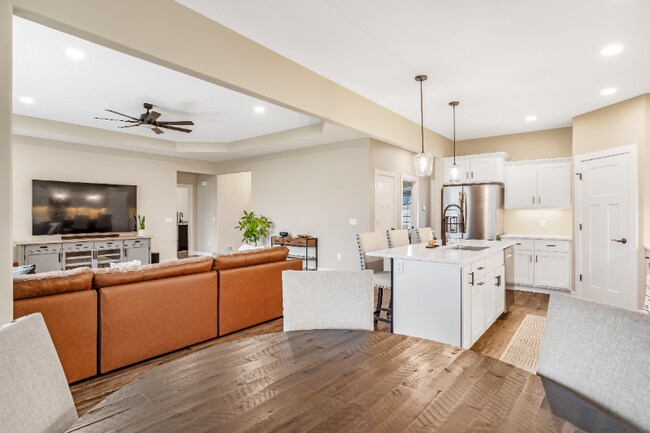 Foto del edificio - 1227 Midnight Chase Grv