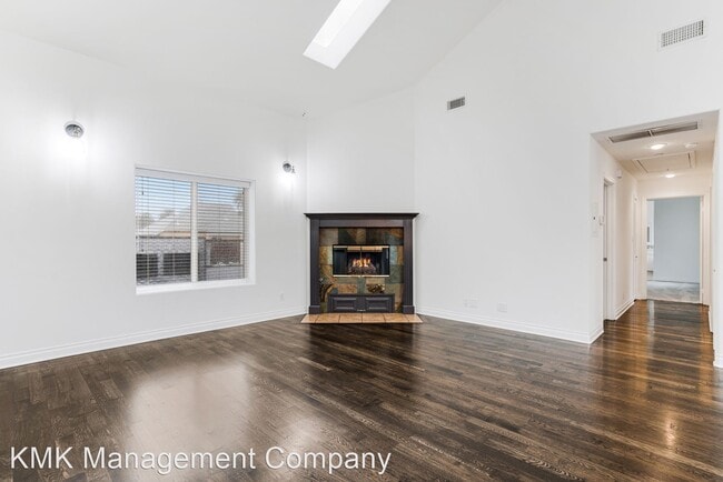 Foto del edificio - 4 br, 3 bath Apartment - 4144 & 4146 Madis...
