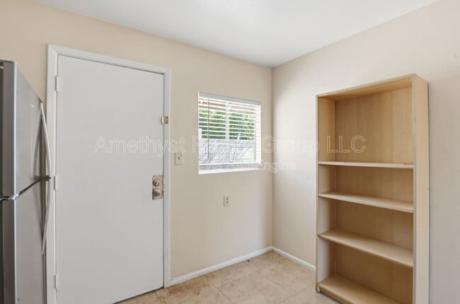 Photo - 317 E Vogel Ave Townhome