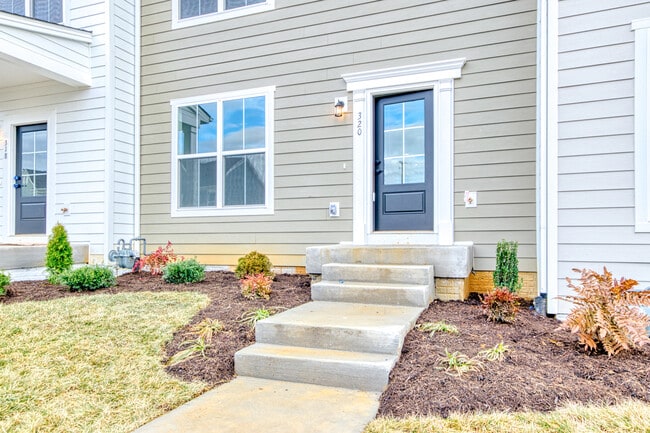 Building Photo - 221 Addison Ct