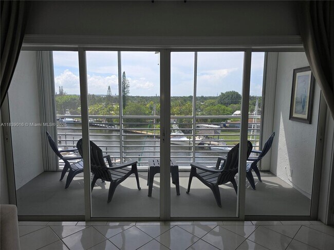 Foto del edificio - 2731 NE 14th Street Causeway
