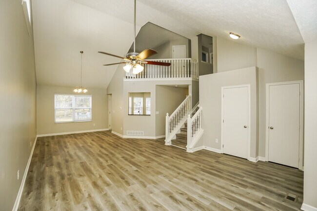 Foto del edificio - 465 Wynridge Dr