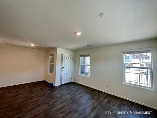 Building Photo - 1124 Meadow Sparrow Pl