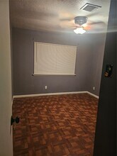 Building Photo - 4011 Alshire Dr