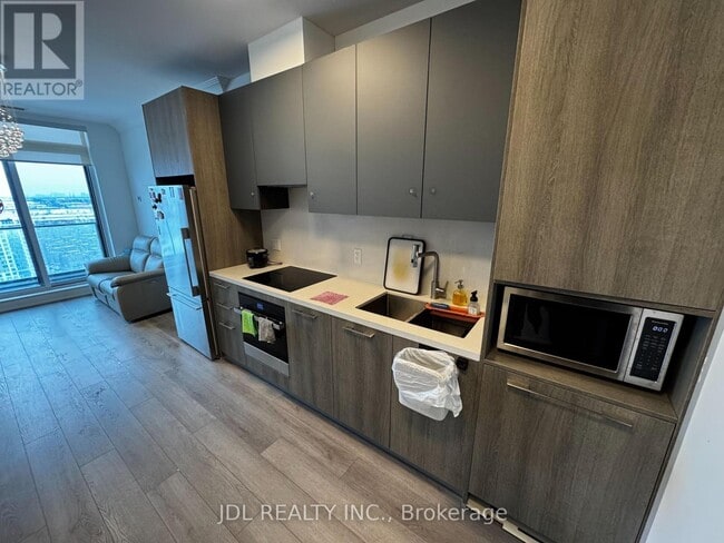 Photo du bâtiment - 8 Water Walk Dr