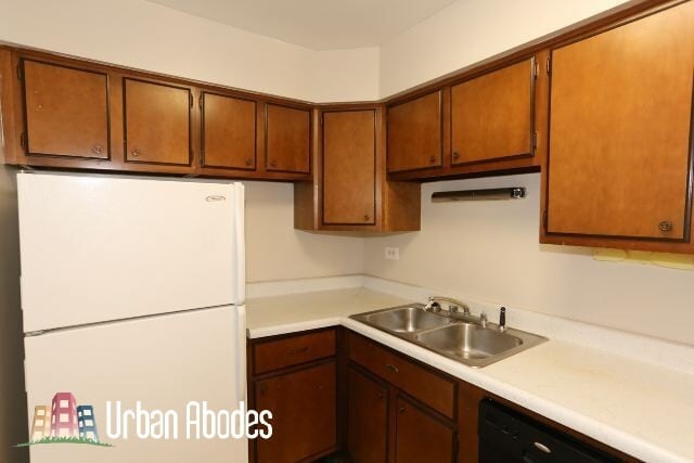 Foto del edificio - 648 W Wrightwood Ave