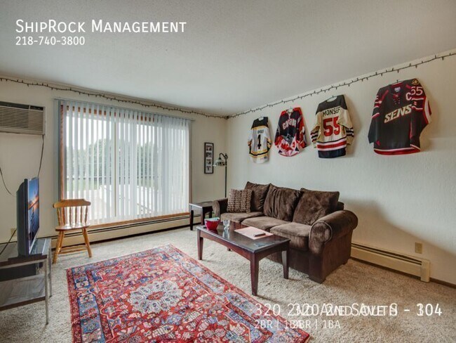 Foto del edificio - 320 2nd Ave S