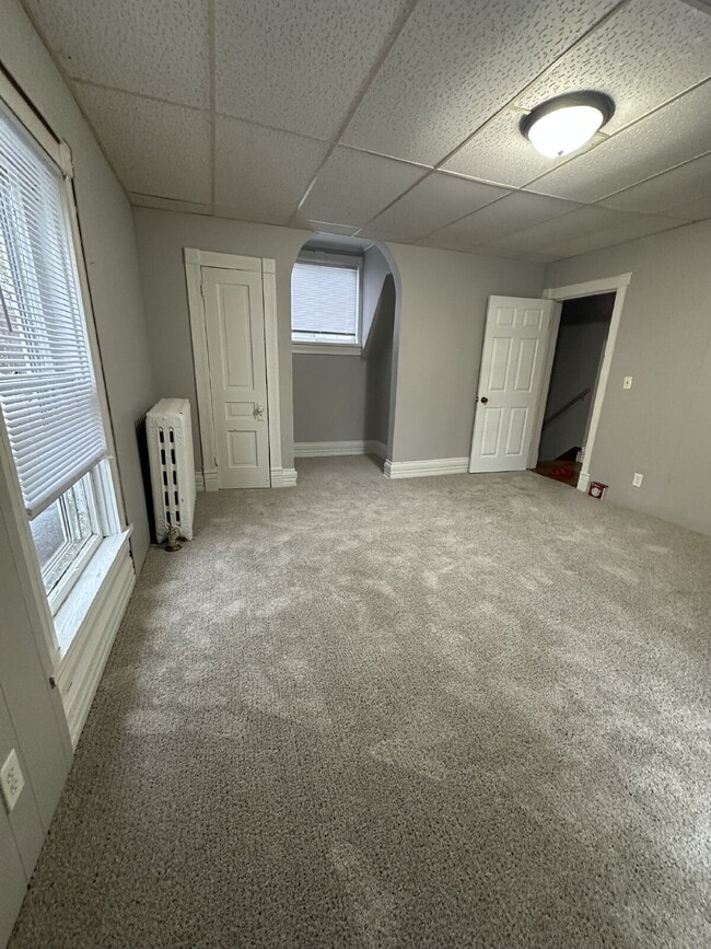 Building Photo - 747 Parker Ave