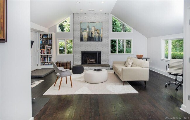 Building Photo - 117 Tobys Ln