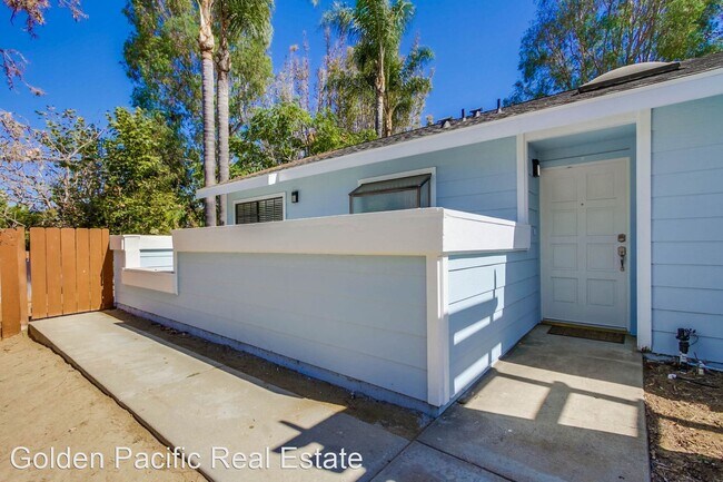 Building Photo - 3 br, 2 bath House - 875 Viewpoint Drive